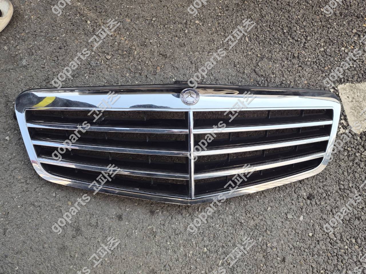 벤츠 E클래스 W212 전면그릴 상세사진 2
