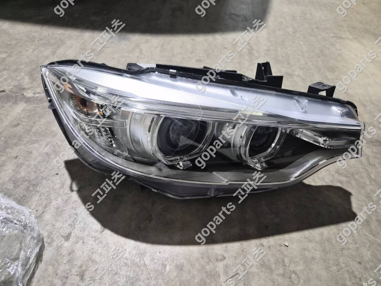 BMW 4시리즈 F32 F33 F36 조수석 헤드라이트 상세사진 2