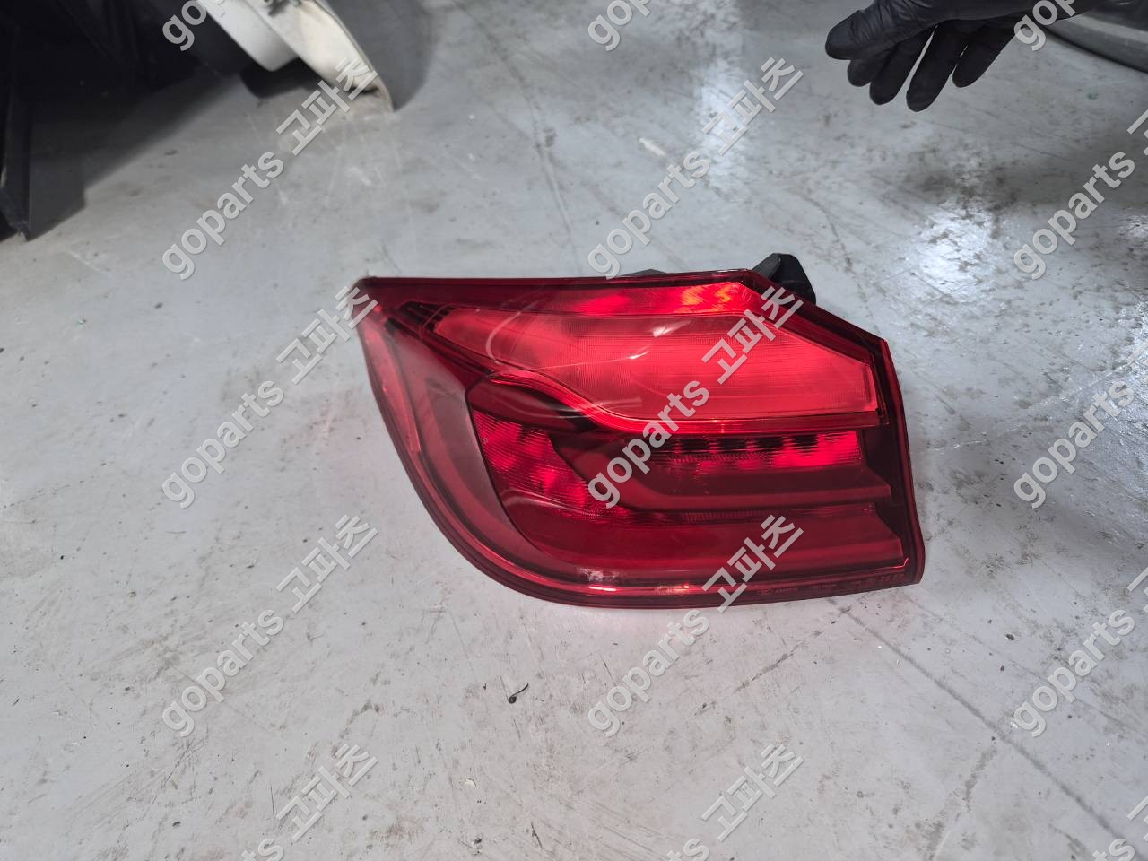 BMW 5시리즈 G30 중고 후미등 운전석 6321-7376463-10 150,000원