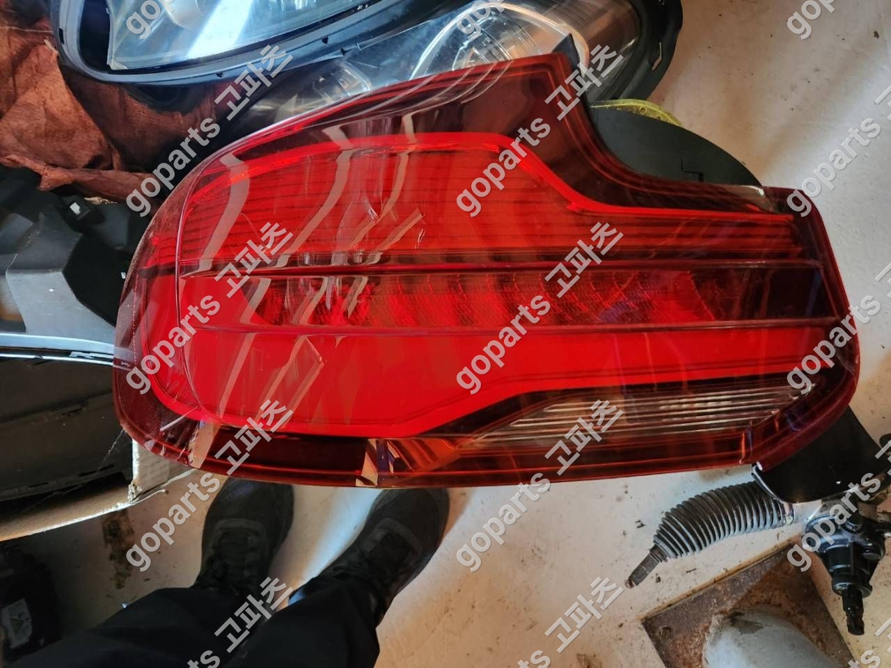 BMW 2시리즈 F22 후기형 중고 후미등 운전석 200,000원