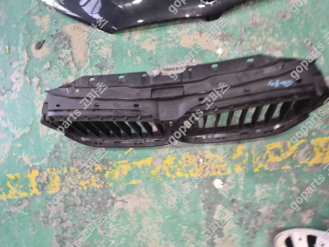 BMW 5시리즈 G30 라디에이터그릴베이스 에어덕트모터 상세사진 2