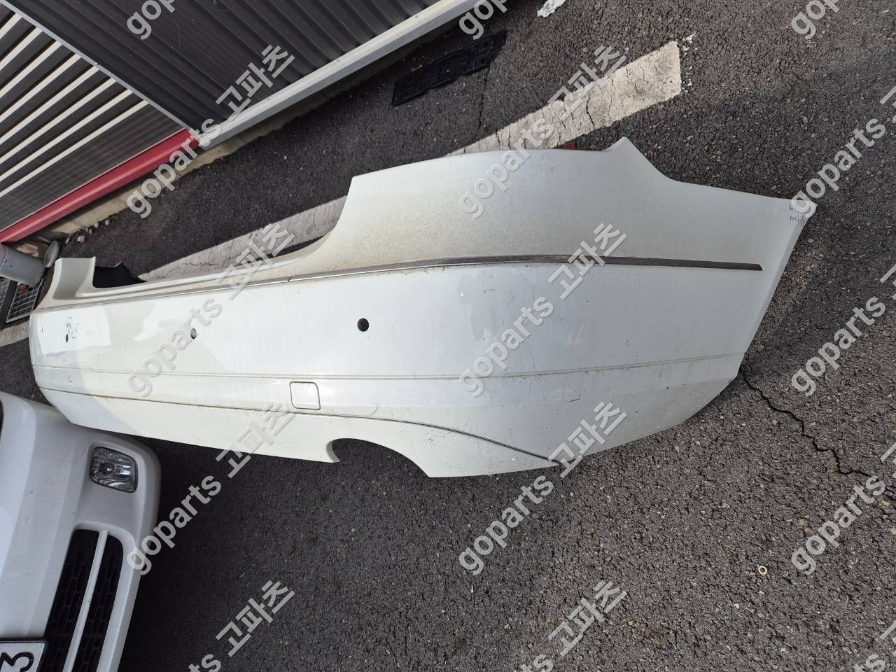 벤츠 W212 E클래스 후범퍼 상세사진 3