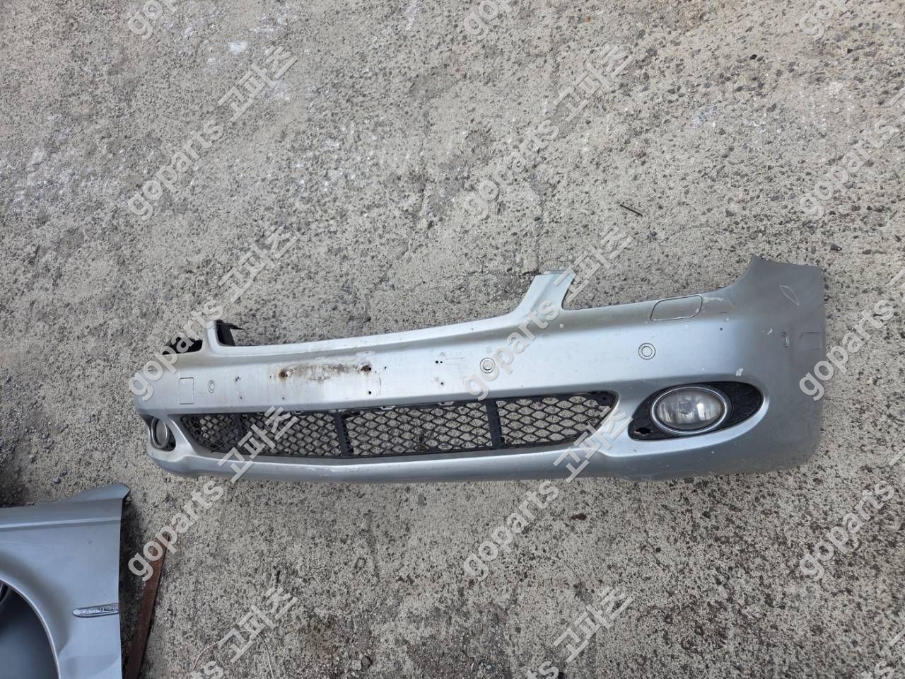 벤츠 CLS W219 중고 전범퍼 300,000원