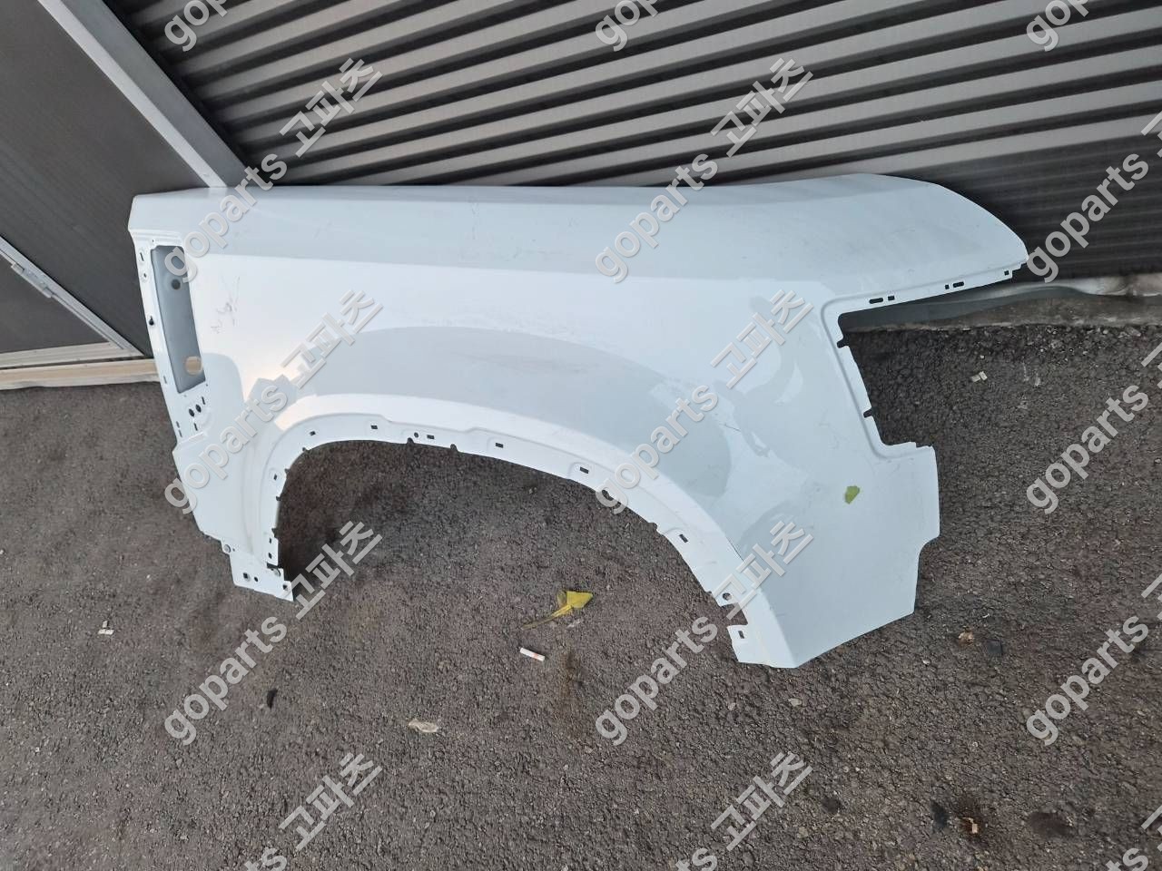 랜드로버 디펜더 L663 중고 조수석 전휀더 270,000원