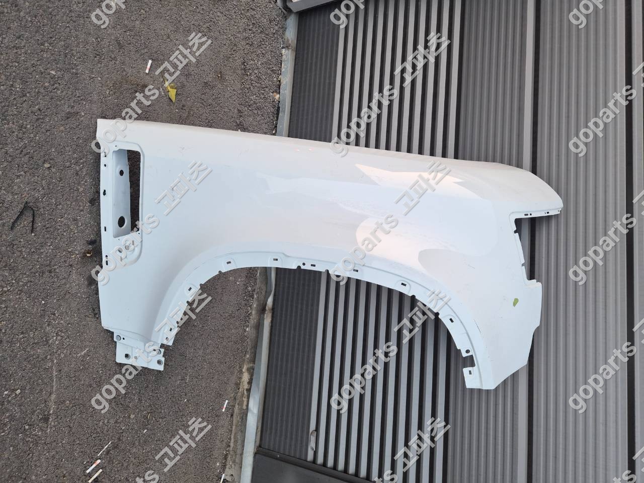 랜드로버 디펜더 L663 조수석 전휀더 상세사진 3