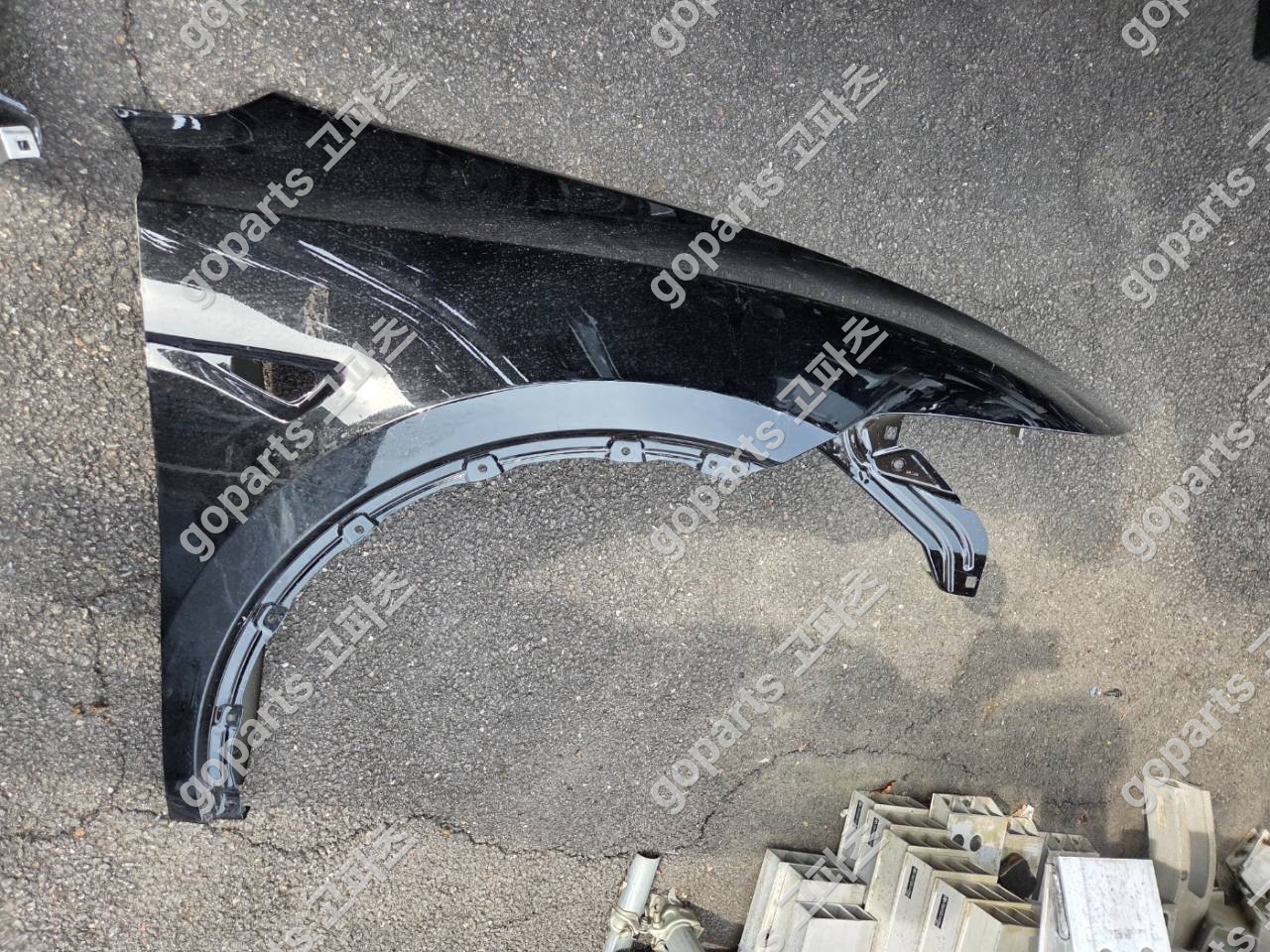 테슬라 모델 Y 전휀더 중고 250,000원