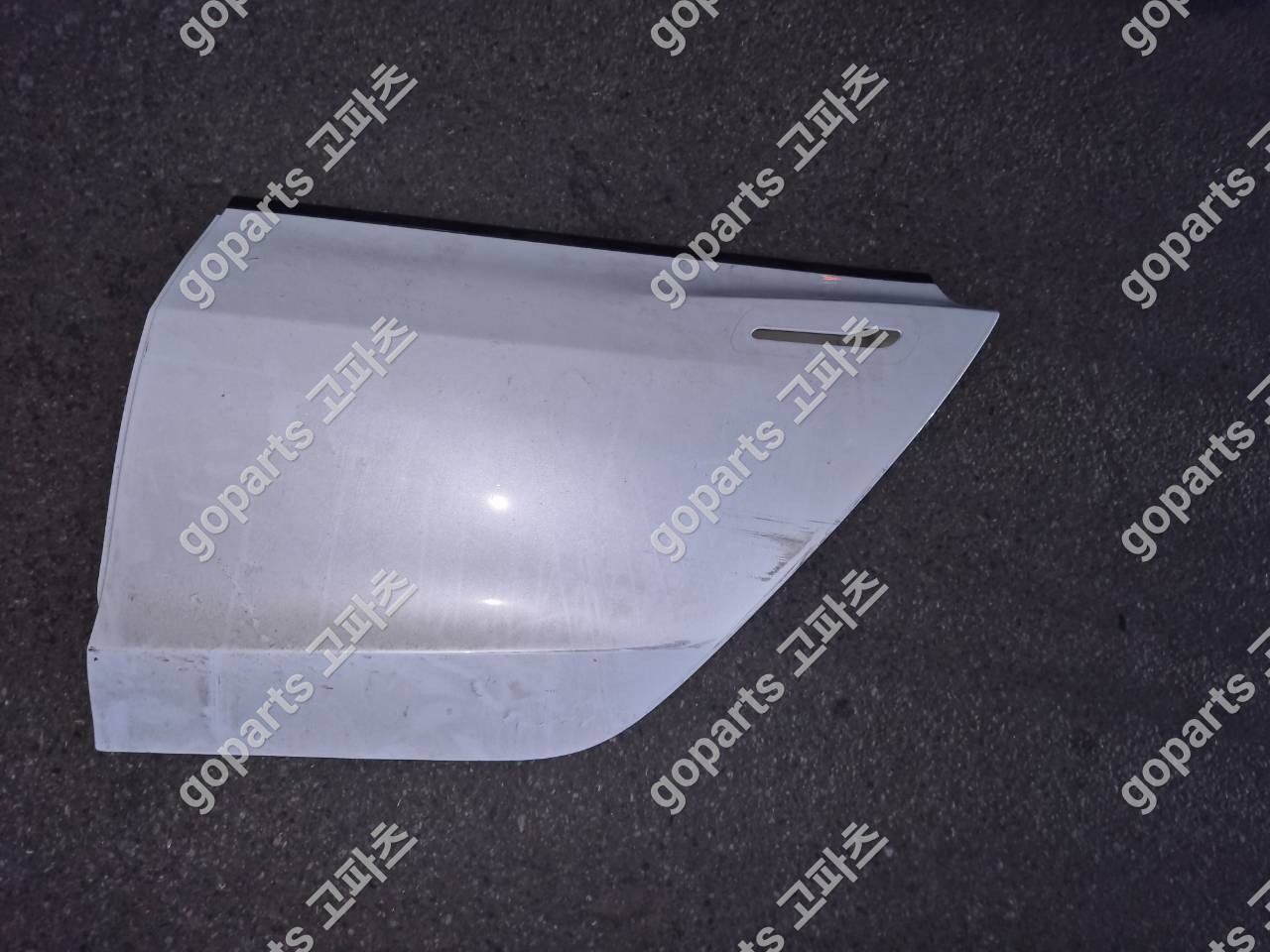 테슬라 모델3 운전석 후 도어 상세사진 3