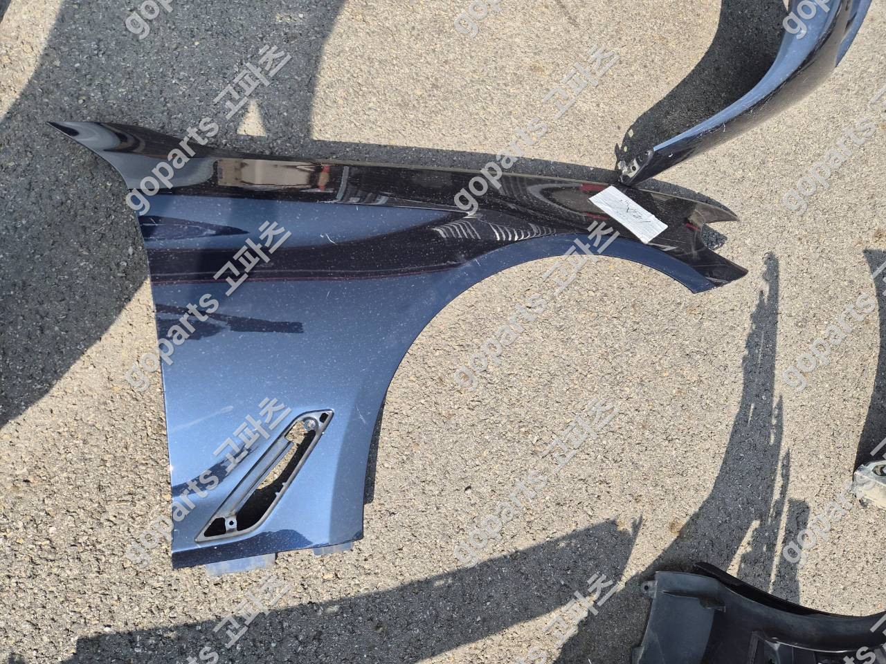 BMW 5시리즈 G30 중고 조수석 앞휀더 20만원