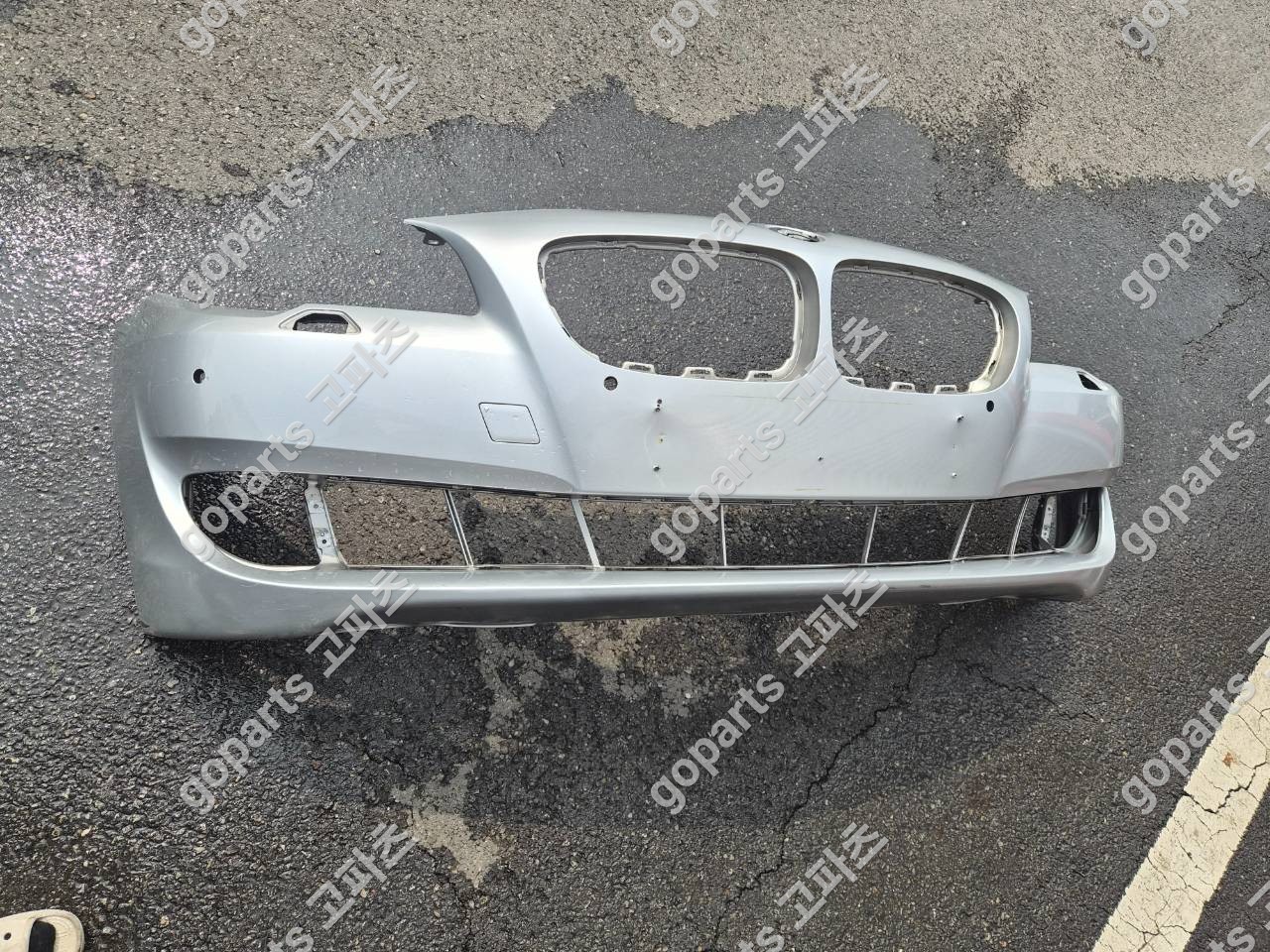 BMW F10 5시리즈 전범퍼 중고 200,000원