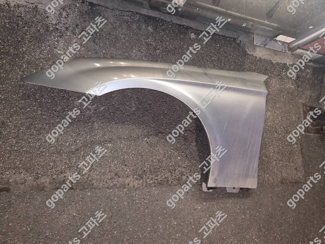 벤츠 CLS W219 중고 운전석 전휀더 200,000원