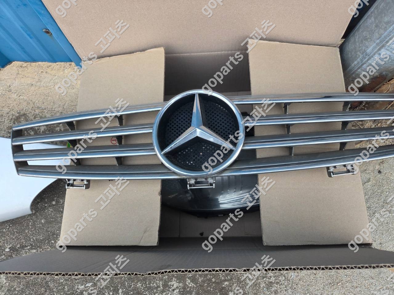 벤츠 CLS W219 전면그릴 중고 200,000원