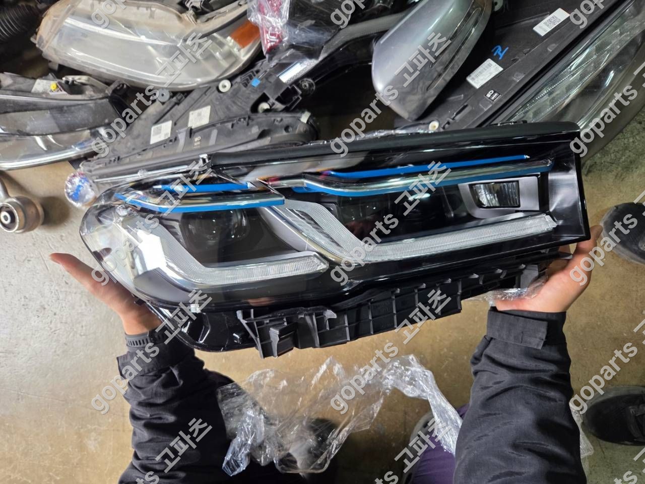 BMW 5시리즈 G30 헤드라이트 9850588-05 중고 700,000원
