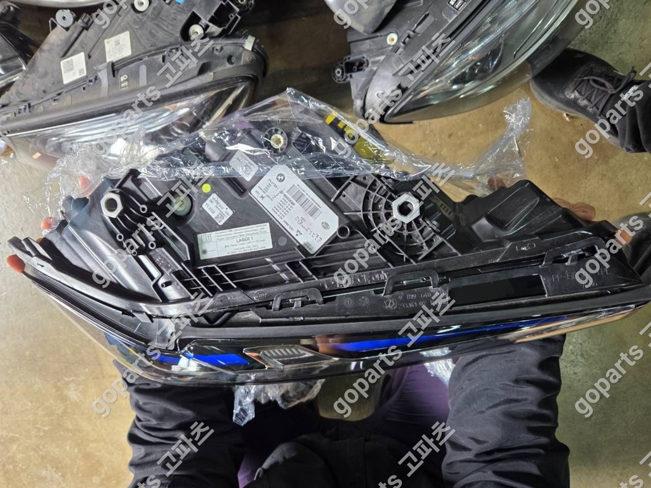 BMW 5시리즈 G30 조수석 레이저 헤드라이트 9850588-05 상세사진 2