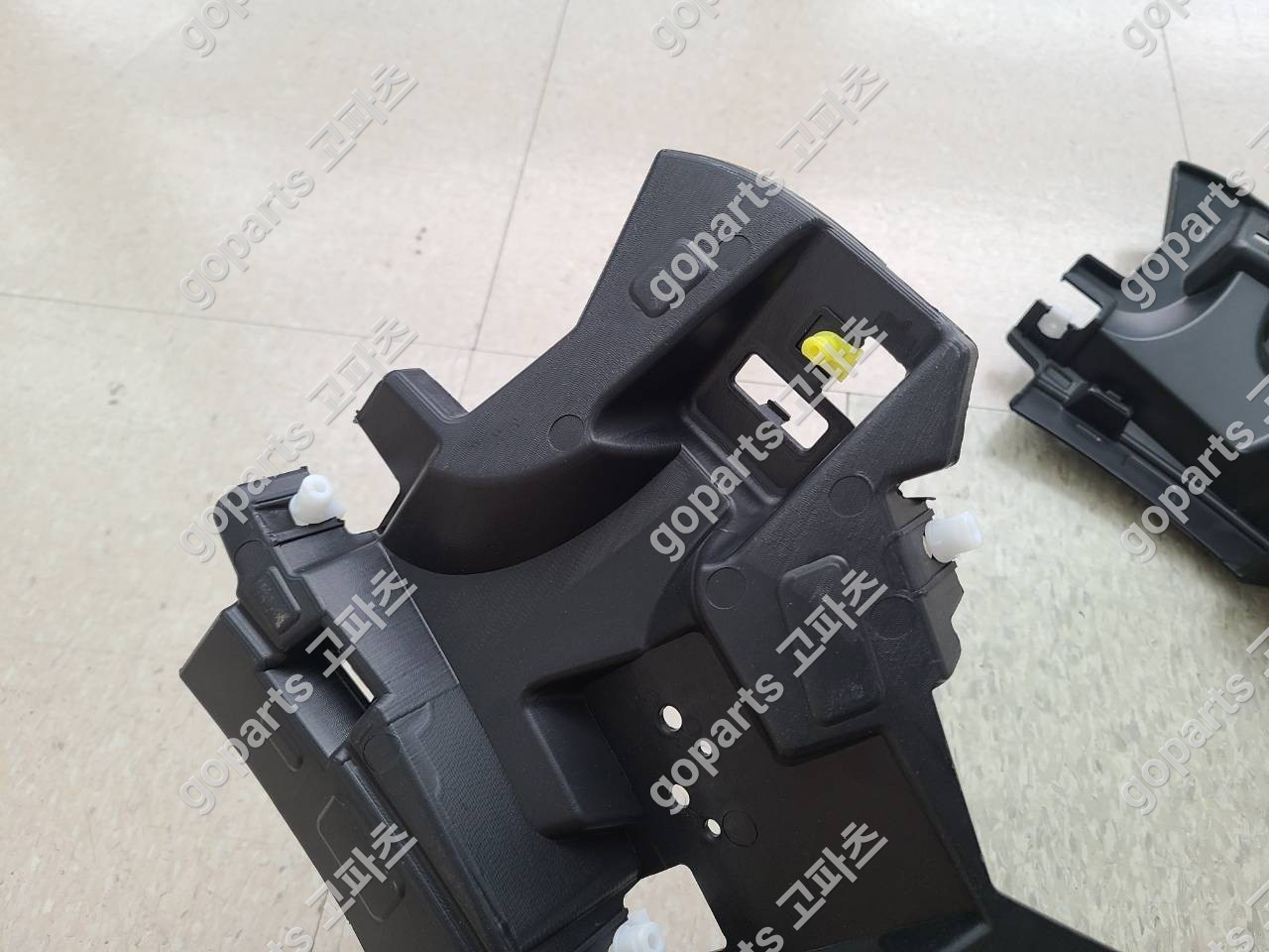 랜드로버 레인지로버 스포츠 L494 앞범퍼 브라켓 상세사진 3