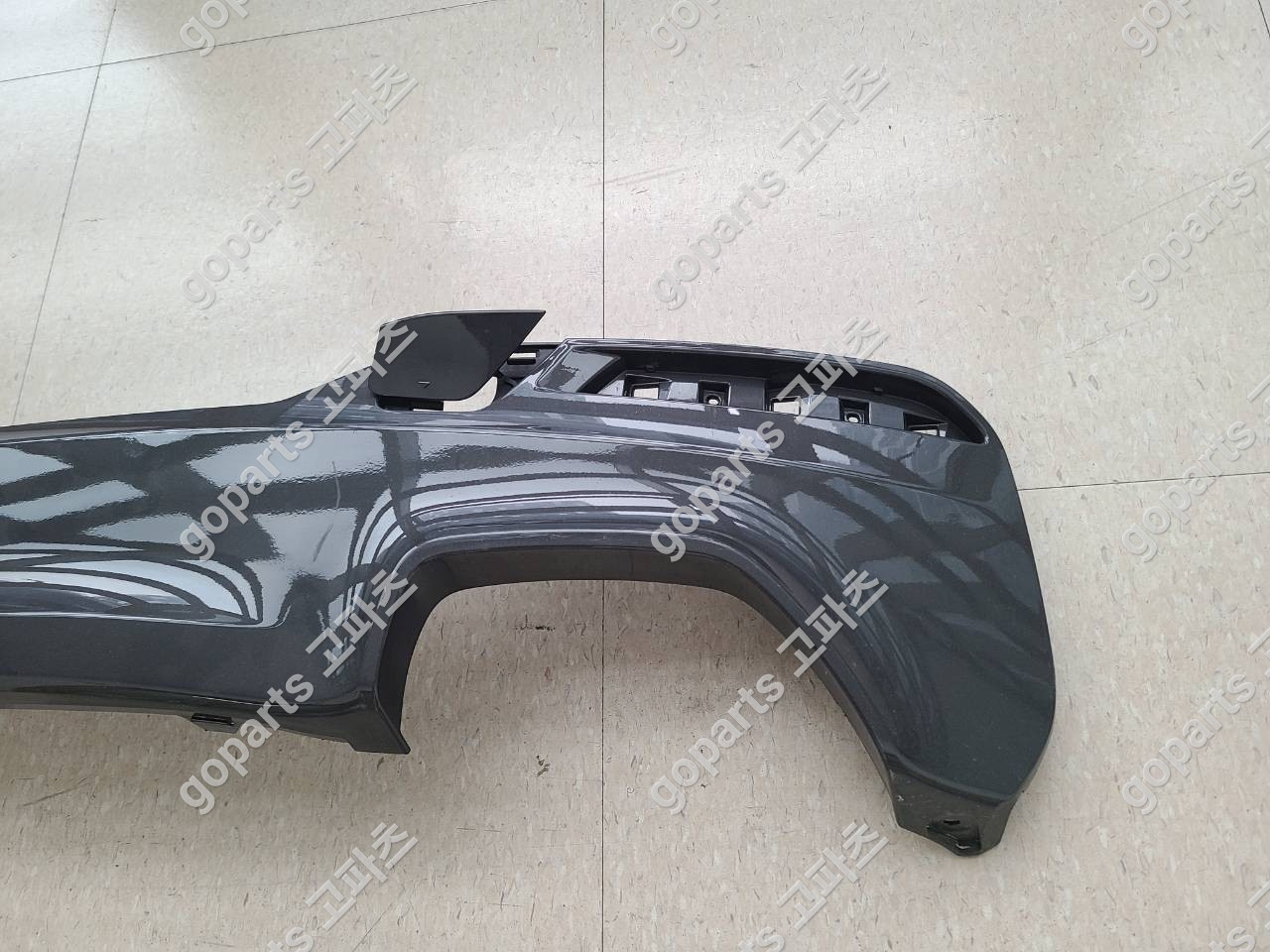 BMW 5시리즈 G30 전기형 리어 디퓨저 (견인고리캡 포함) 상세사진 2