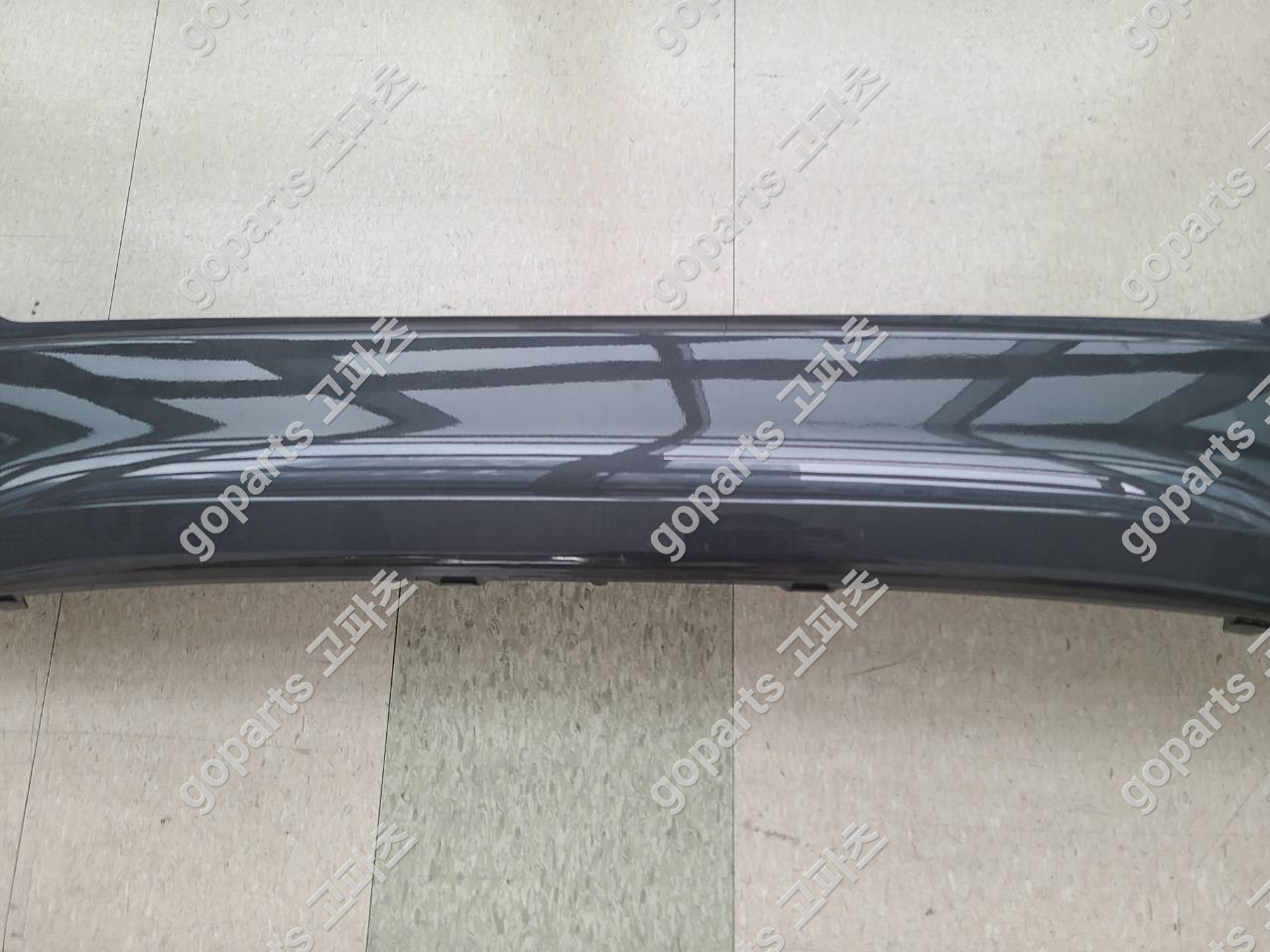 BMW 5시리즈 G30 전기형 리어 디퓨저 (견인고리캡 포함) 상세사진 4