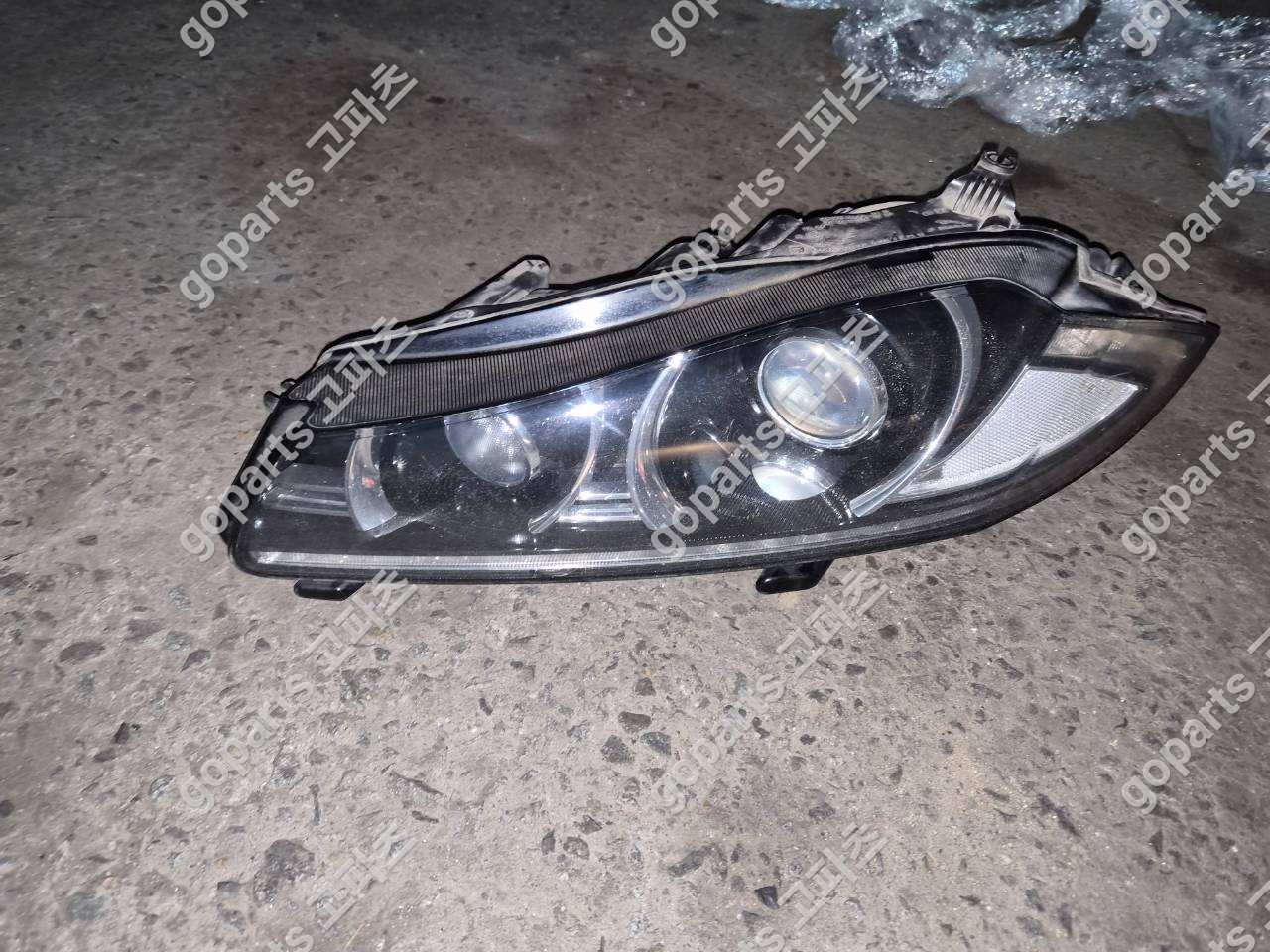 재규어 XF X250 운전석 헤드라이트 상세사진 2