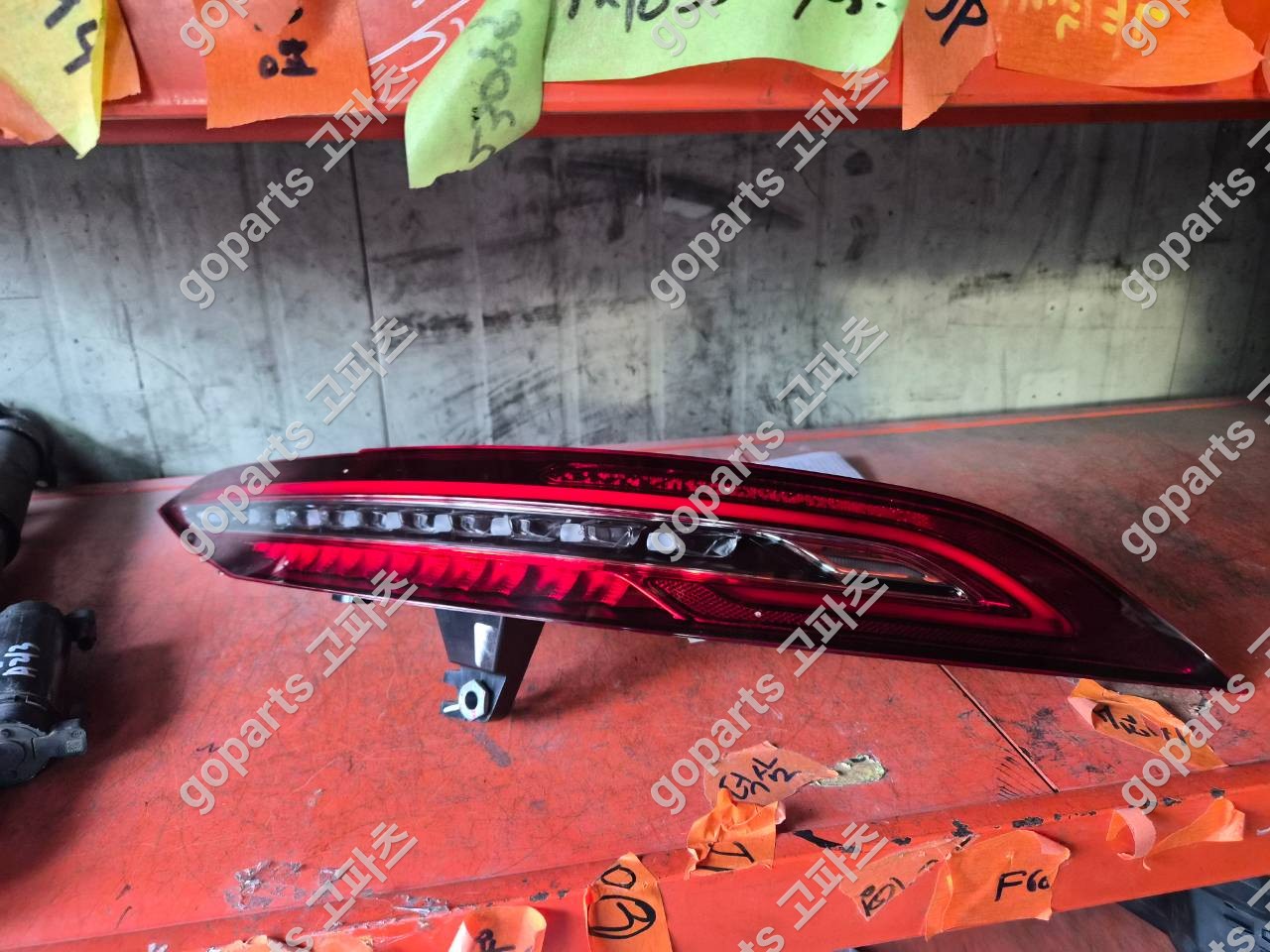 벤츠 amggt4도어세단 x290 조수석 후미등 A2909060200 상세사진 4