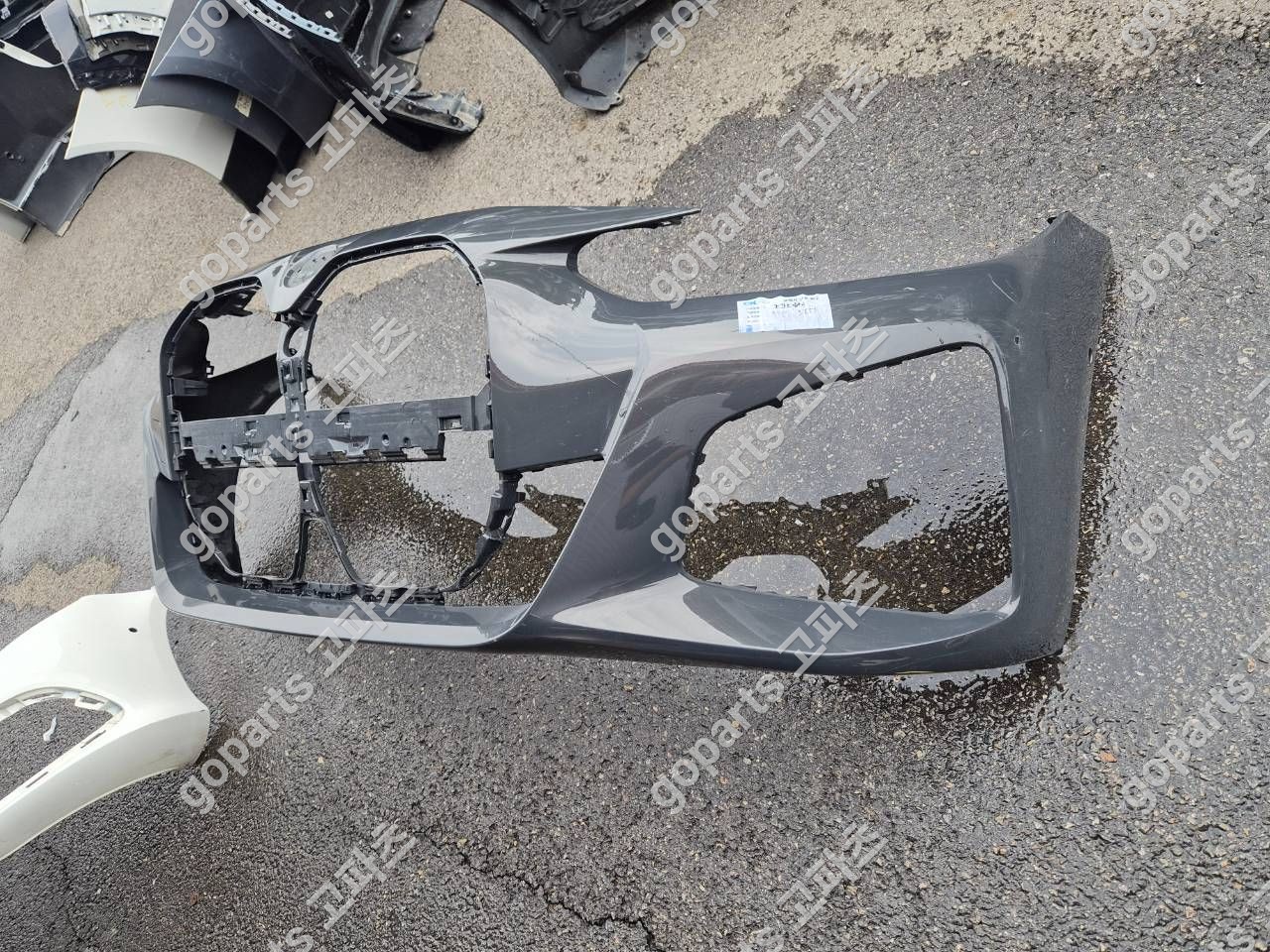 BMW 4시리즈 G26 전범퍼 상세사진 2