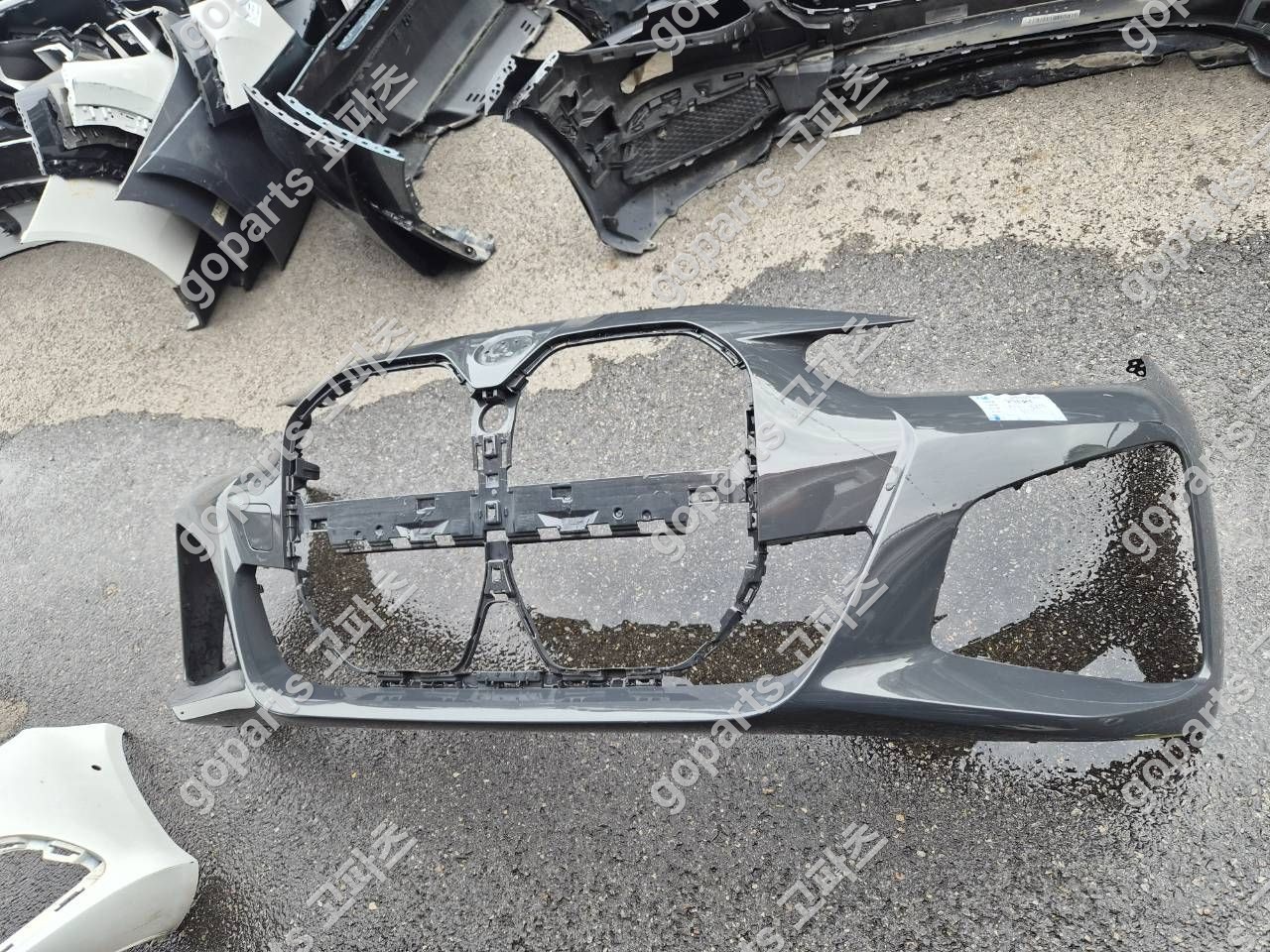 BMW 4시리즈 G26 중고 전범퍼 200,000원