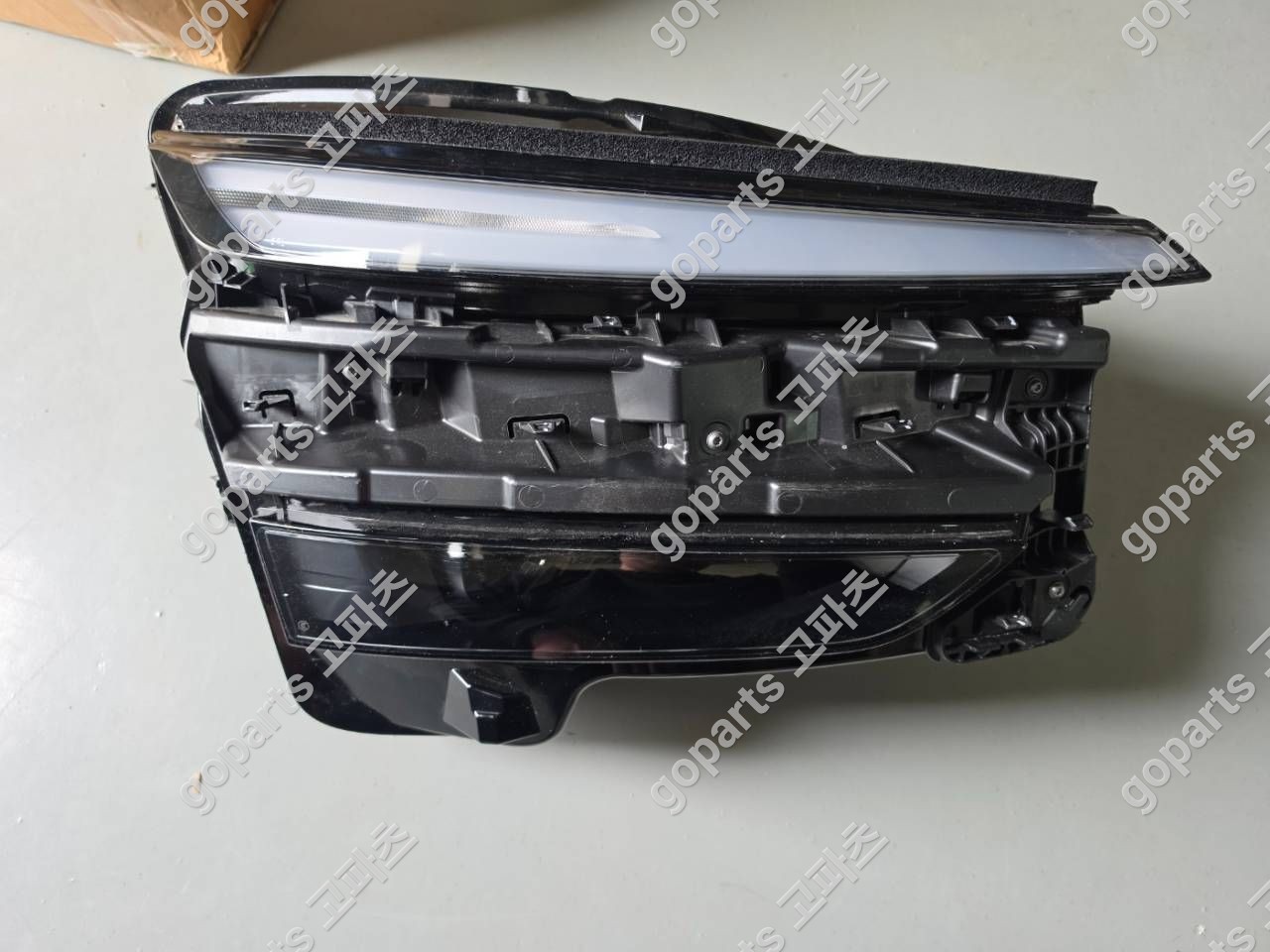 테슬라 모델 Y 중고 헤드라이트 조수석 1918351-00-d 600,000원