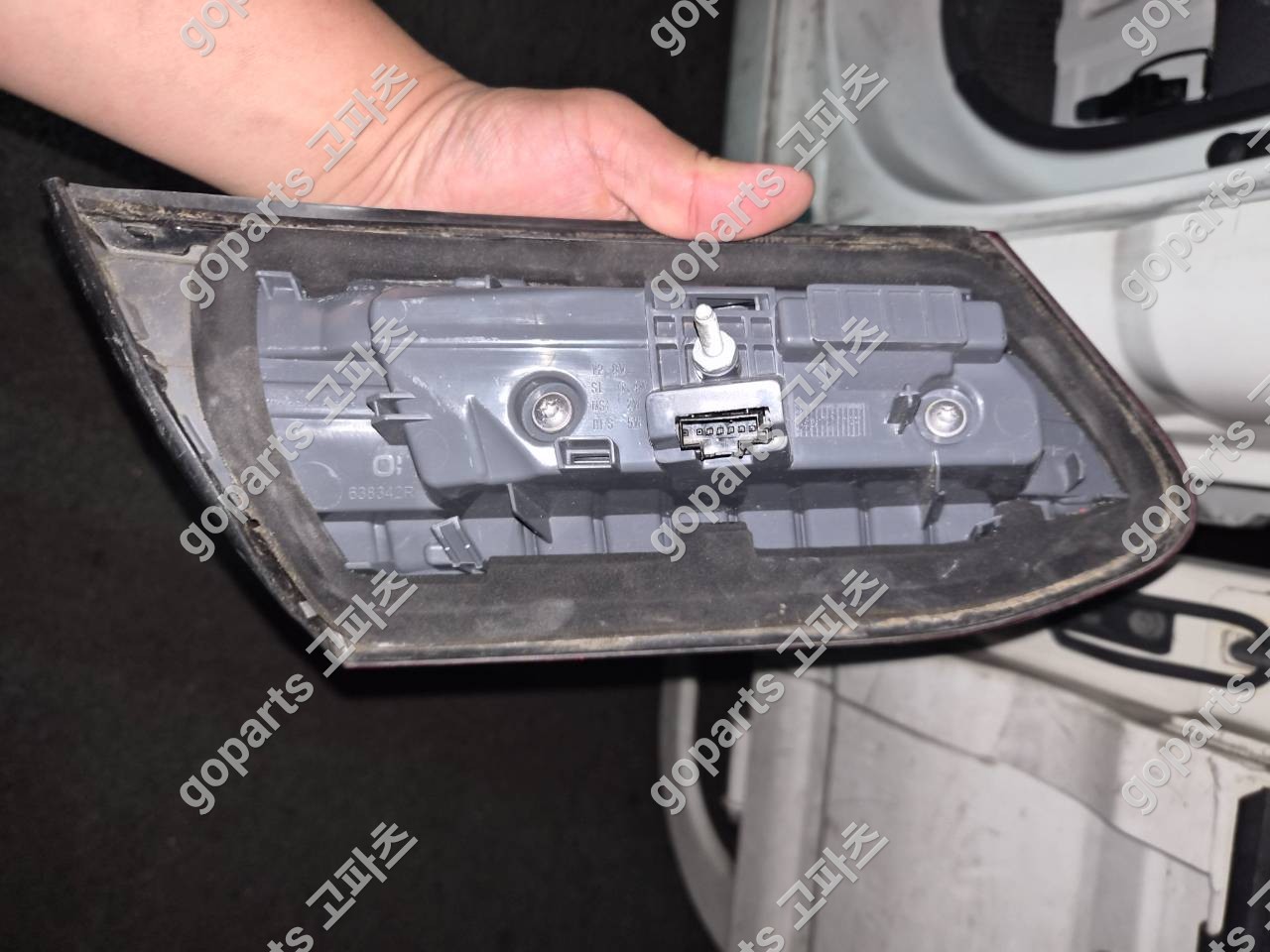 벤츠 W238 E클래스쿠페 조수석 트렁크등 상세사진 2