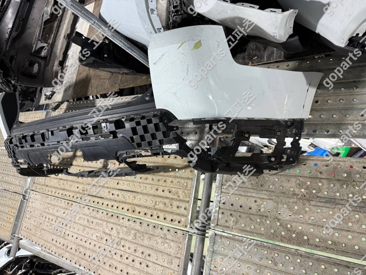 랜드로버 레인지로버 스포츠 후범퍼 중고 200,000원