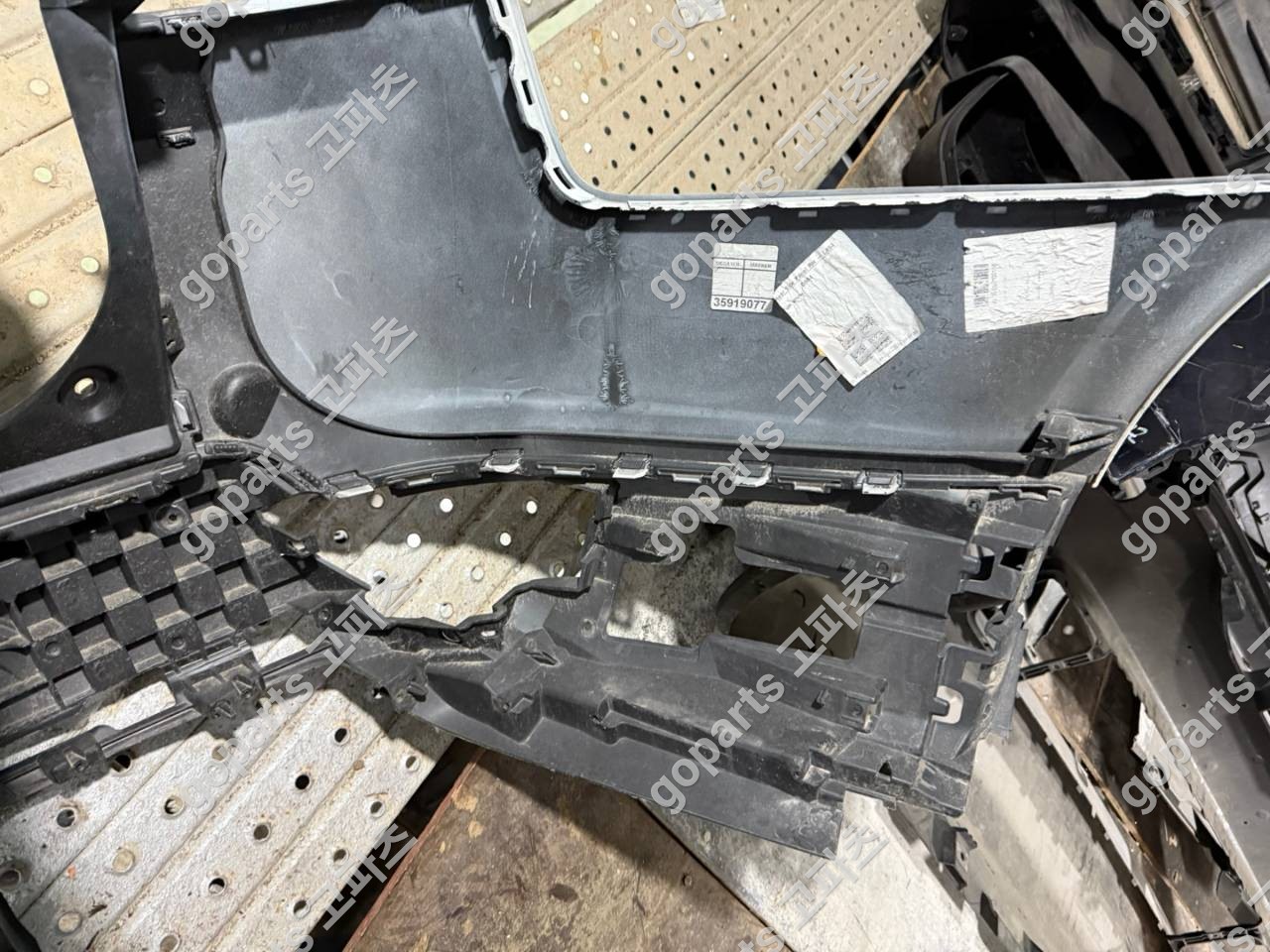 랜드로버 레인지로버 스포츠 L494 후기형 후범퍼 상세사진 5