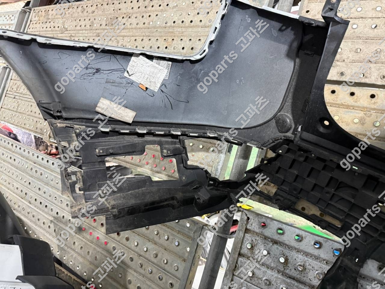 랜드로버 레인지로버 스포츠 L494 후기형 후범퍼 상세사진 4