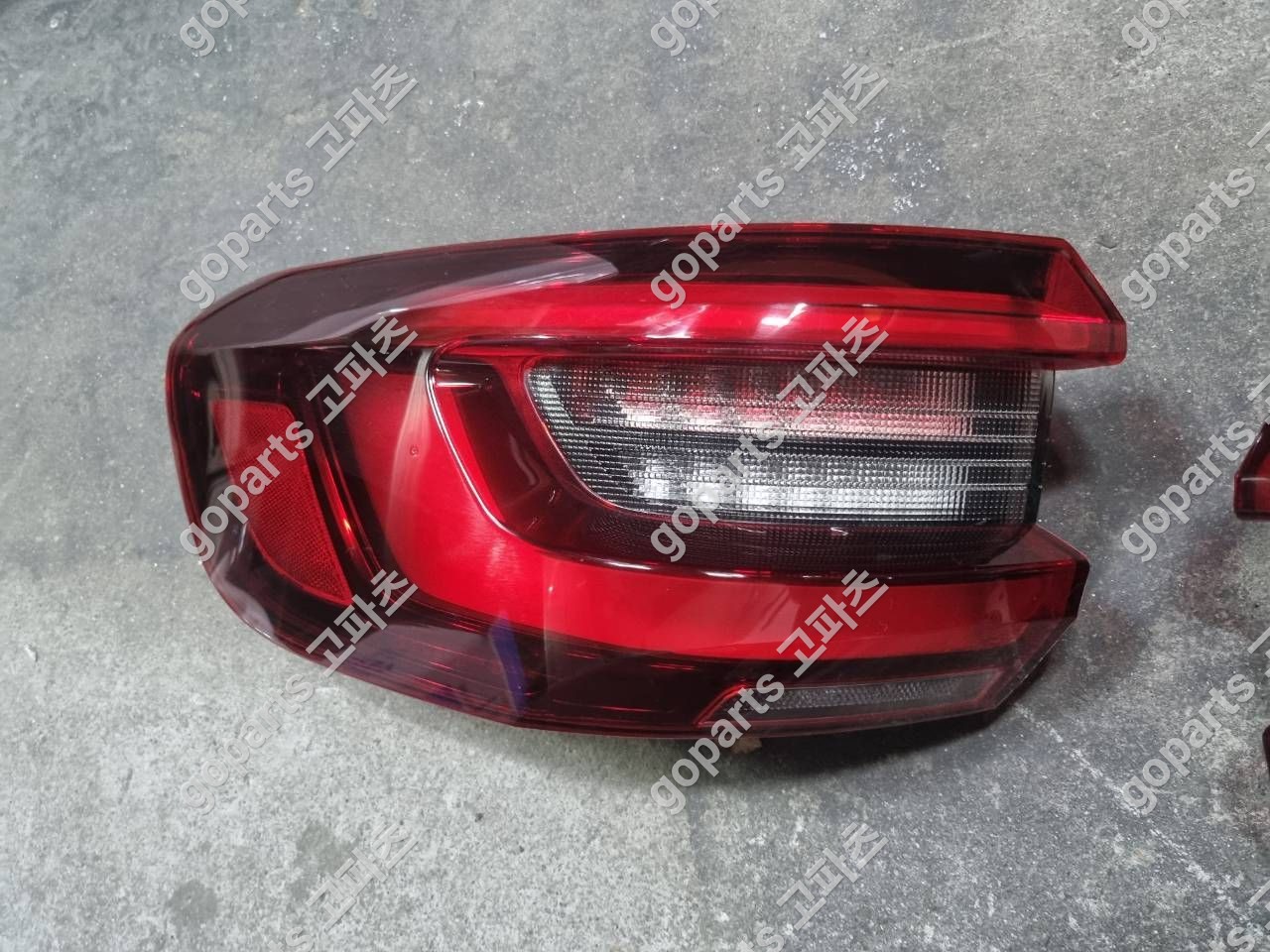 BMW X5 G05 중고 후미등 운전석 H35a164b104 200,000원