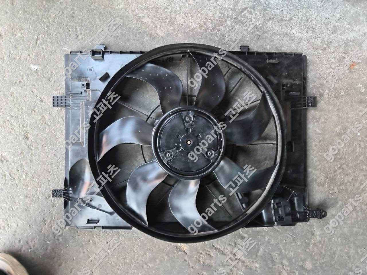 벤츠 엔진 라디에이터냉각휀 펜 팬 A0999061800 상세사진 3