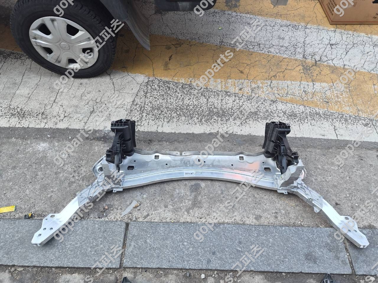 벤츠 E클래스 프론트패널 A2136260600 중고 200,000원