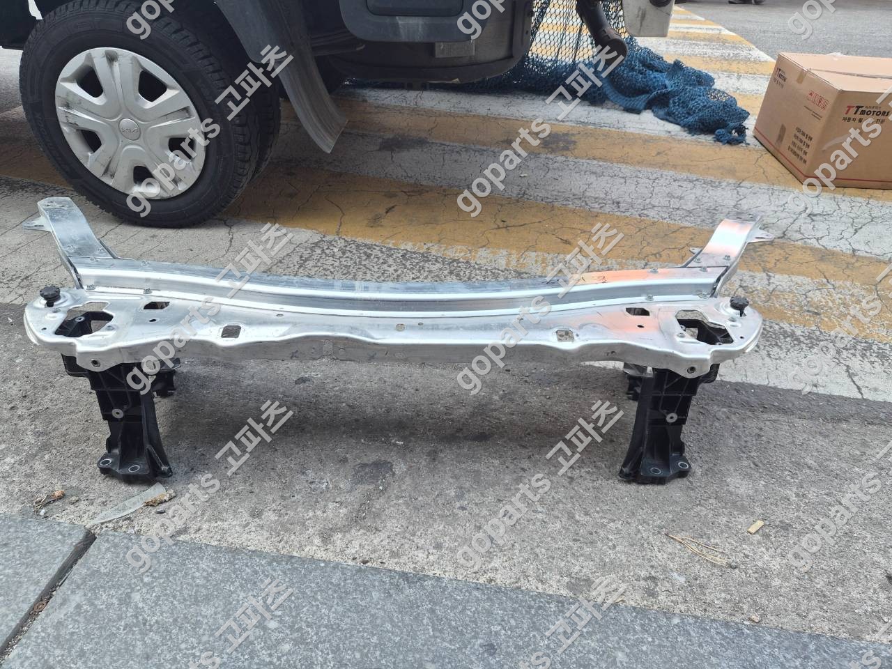 벤츠 E클래스 W213 프론트패널 A2136260600 상세사진 4