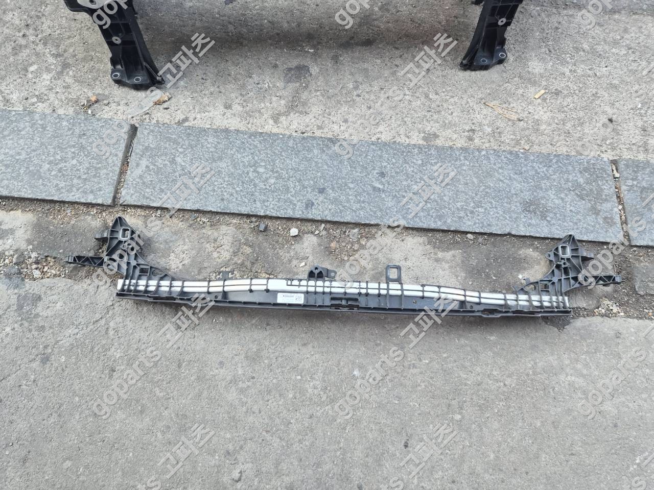 벤츠 E클래스 W213 라디에터상단어퍼상판넬지지쫄대, 콘솔 타이바 브라켓 서포트바 A2136201701 상세사진 3