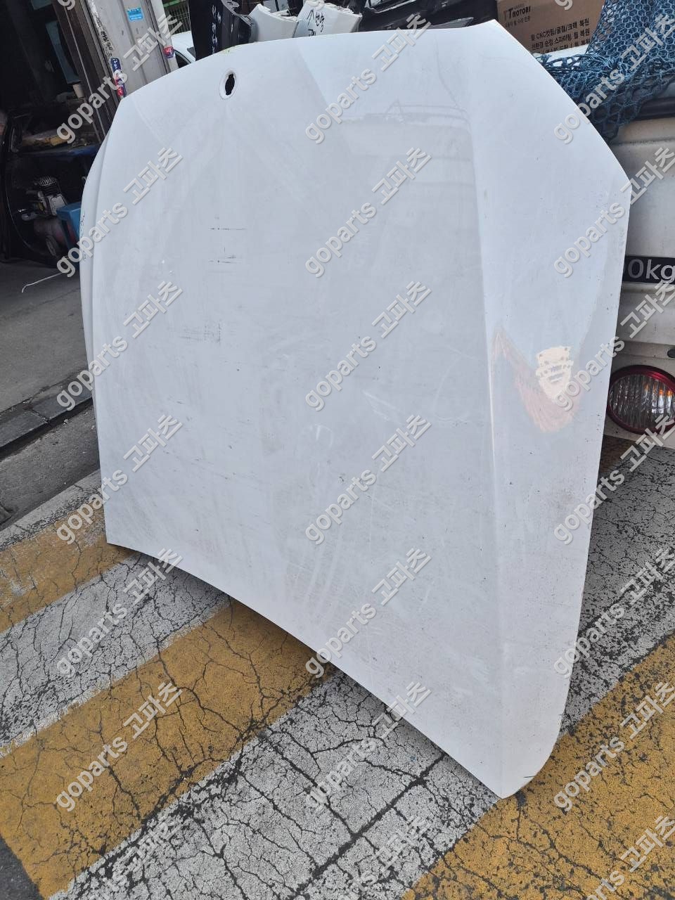 벤츠 E클래스 W213 흰색 본넷 상세사진 3