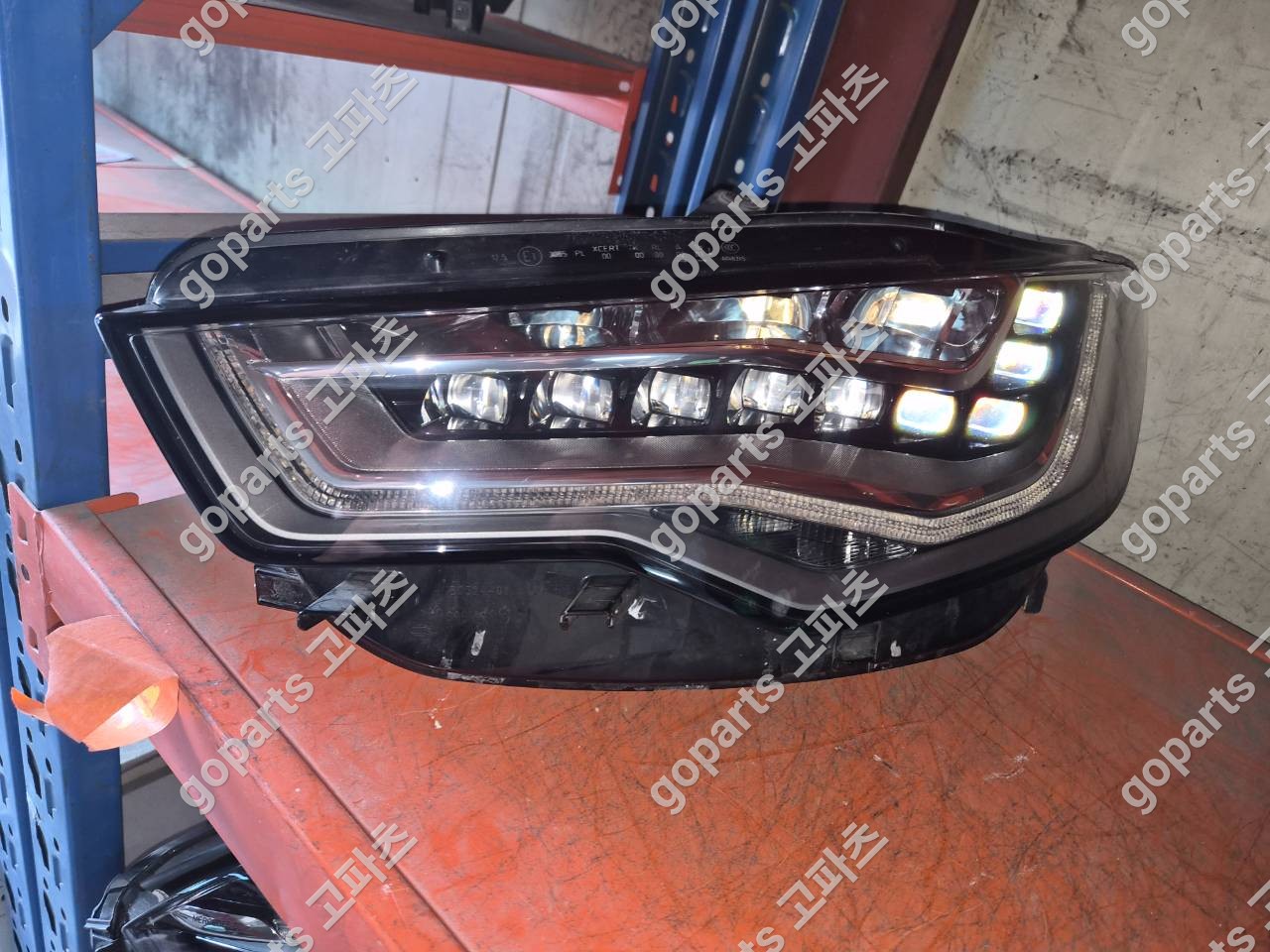 아우디 A6 C7 중고 LED 헤드라이트 4G0941033C 40만원