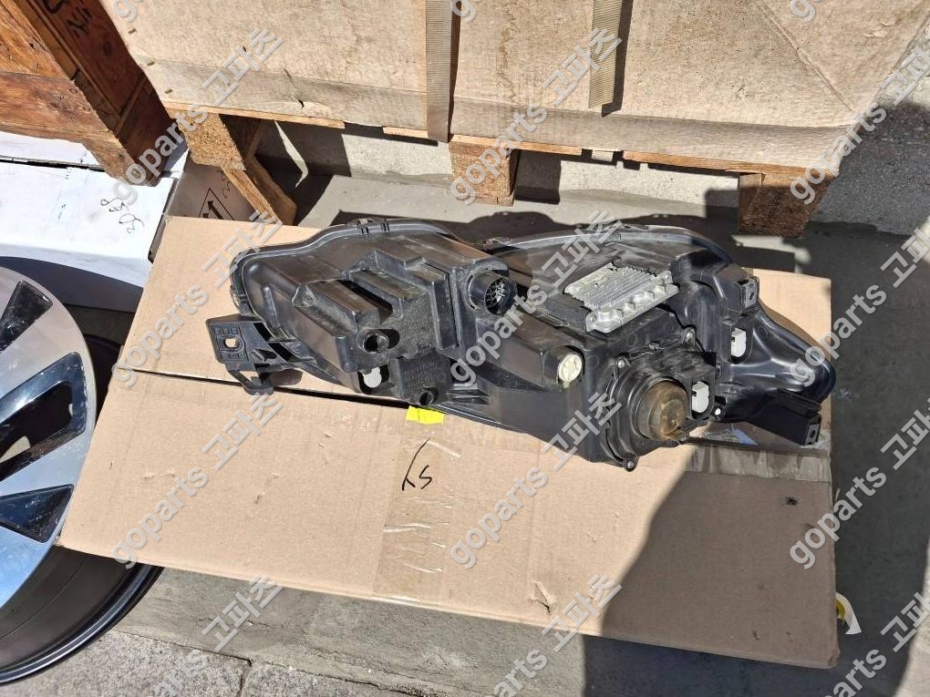 재규어 XJ X351 운전석 헤드라이트 상세사진 2