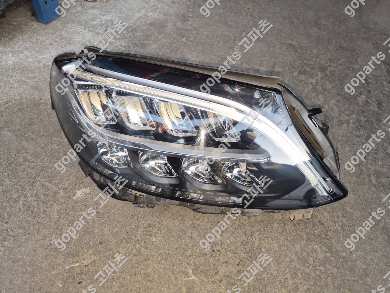 벤츠 C클래스 W205 중고 헤드라이트 조수석 A2059068005KZ 450,000원