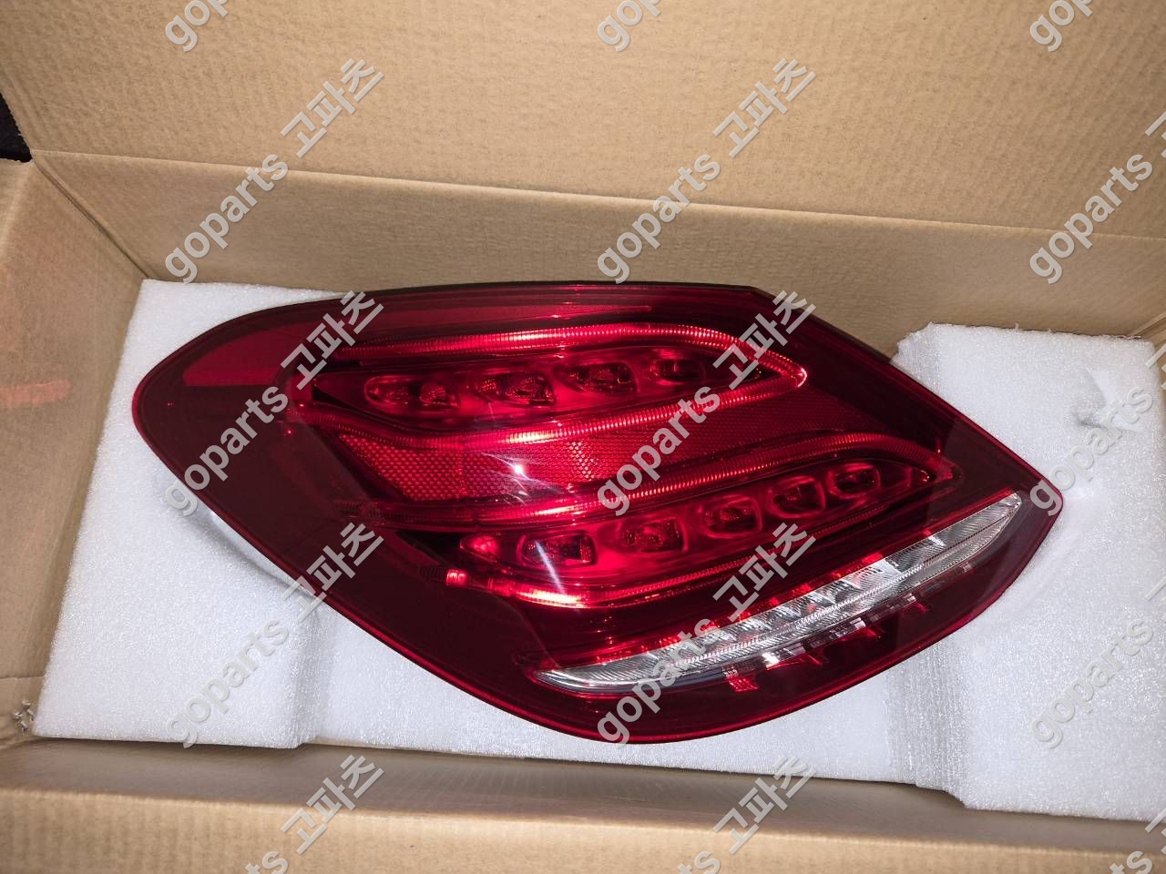 벤츠 C클래스 W205 중고 운전석 후미등 230,000원