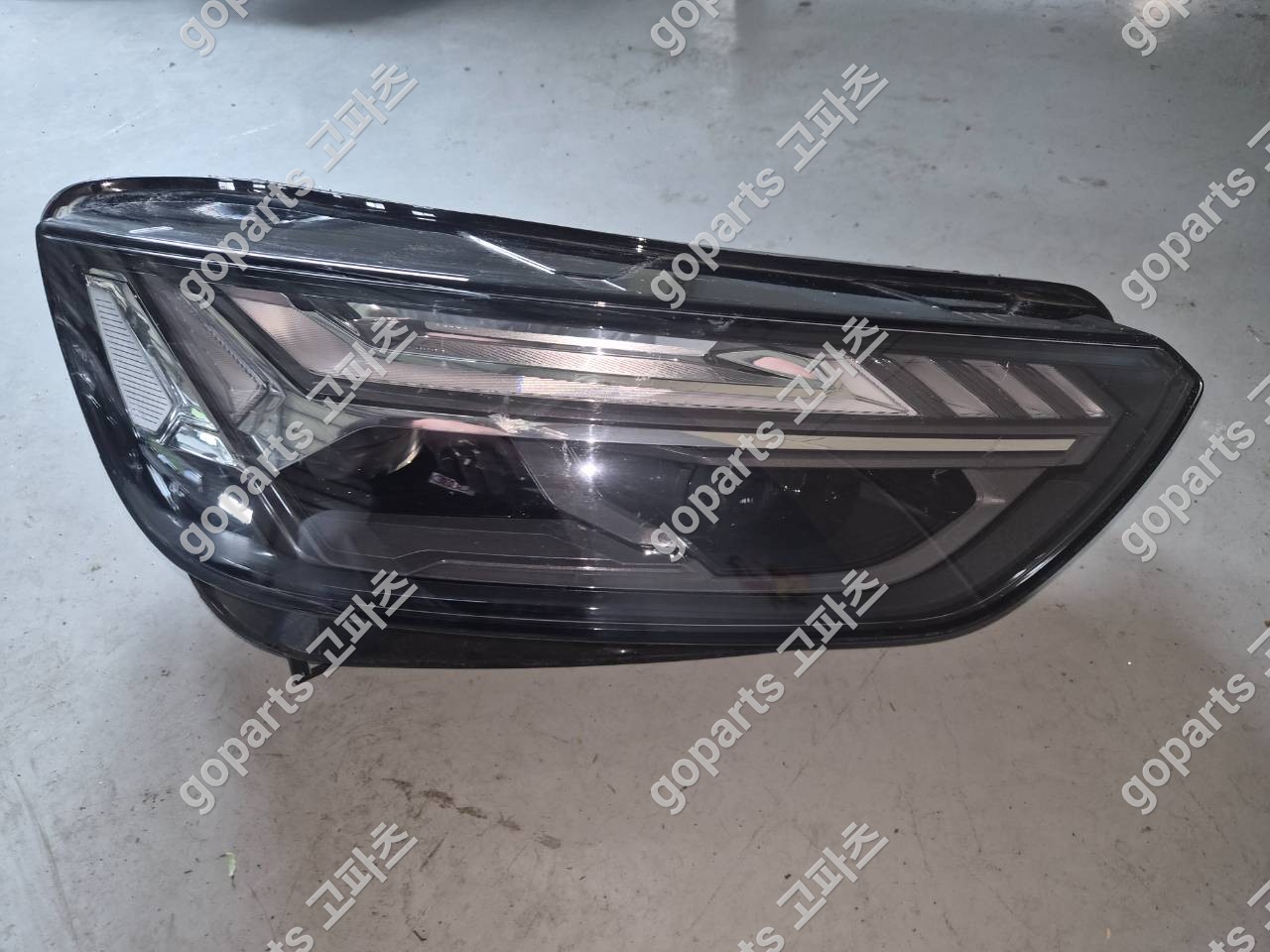 아우디 Q5 80a 중고 헤드라이트 조수석 80a941036e 550,000원