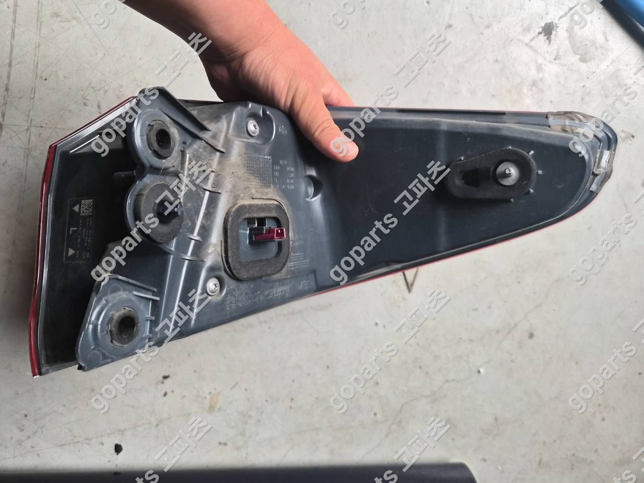 BMW 5시리즈 G30 운전석 후미등 6321-7376463-10 상세사진 4