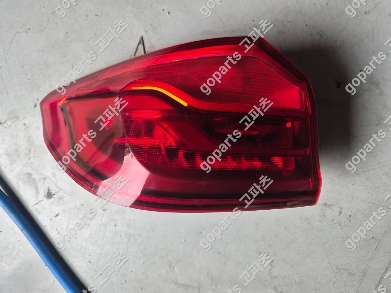 BMW 5시리즈 G30 중고 운전석 후미등 6321-7376463-10 150,000원