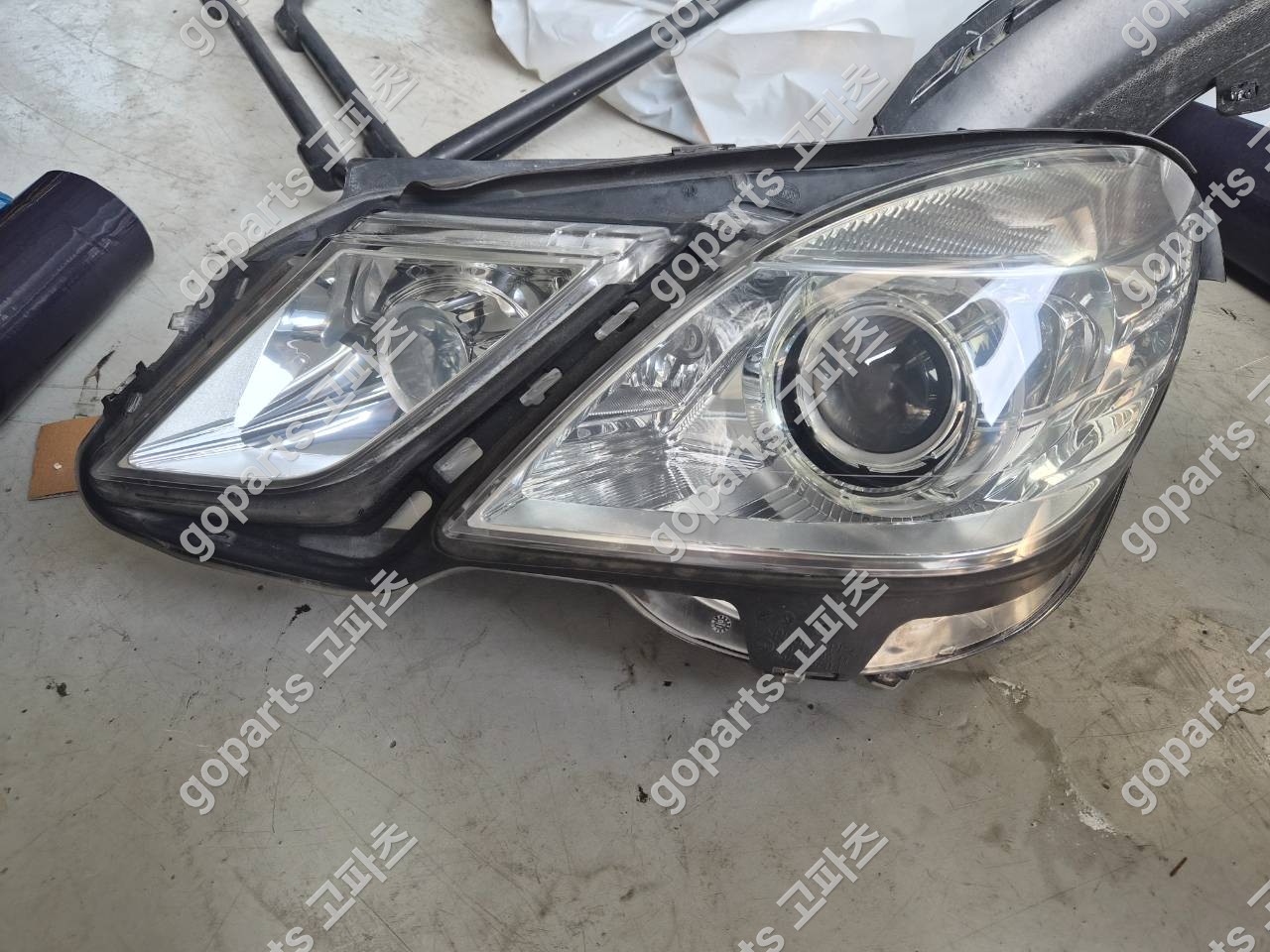 벤츠 E클래스 W212 중고 헤드라이트 운전석 A2128205761 350,000원