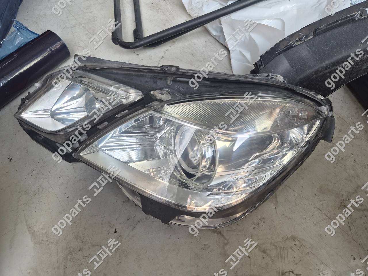 벤츠 E클래스 W212 운전석 헤드라이트 A2128205761 상세사진 4