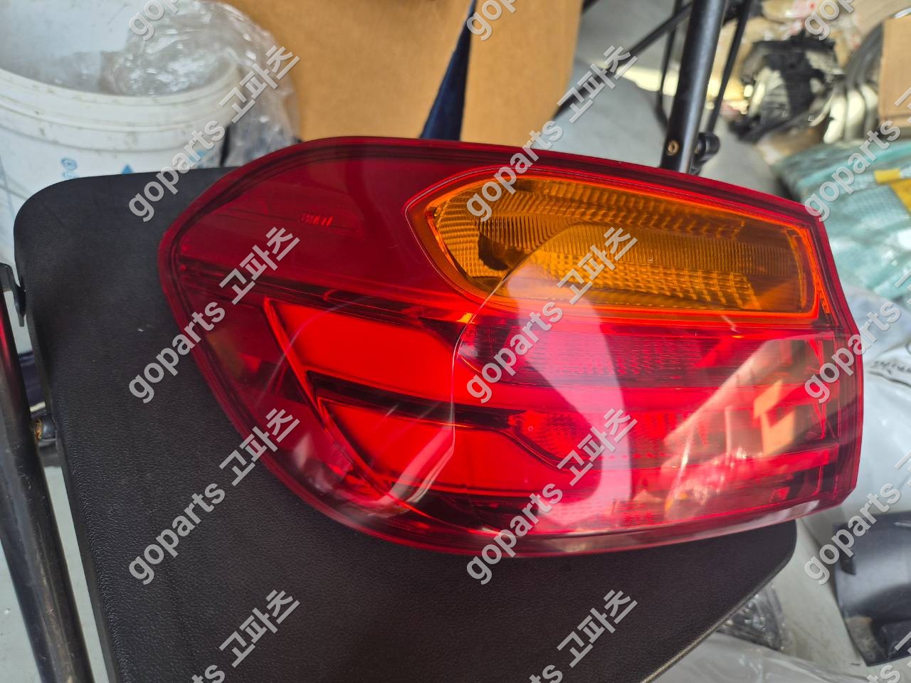 BMW 4시리즈 F32 중고 테일라이트 63217296097 200,000원