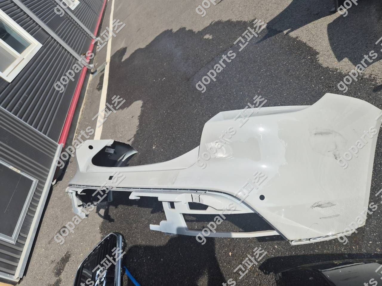 포르쉐 타이칸 966 후범퍼 상세사진 3