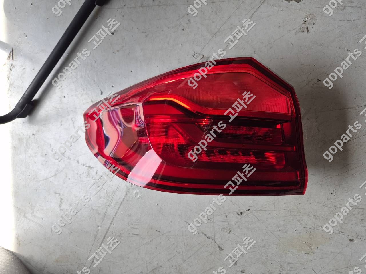 BMW 5시리즈 G30 중고 후미등 6321-7376463-10 150,000원