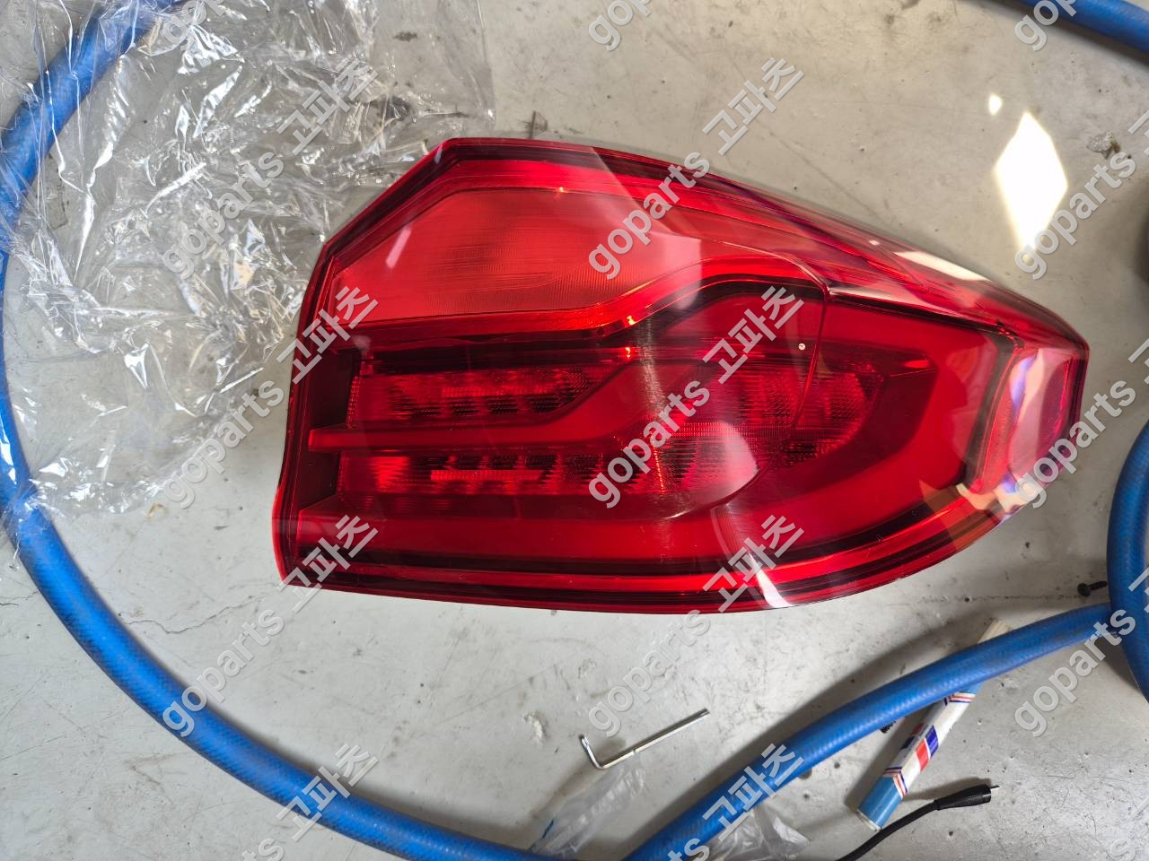 BMW 5시리즈 G30 중고 후미등 6321-7376464-13 150,000원