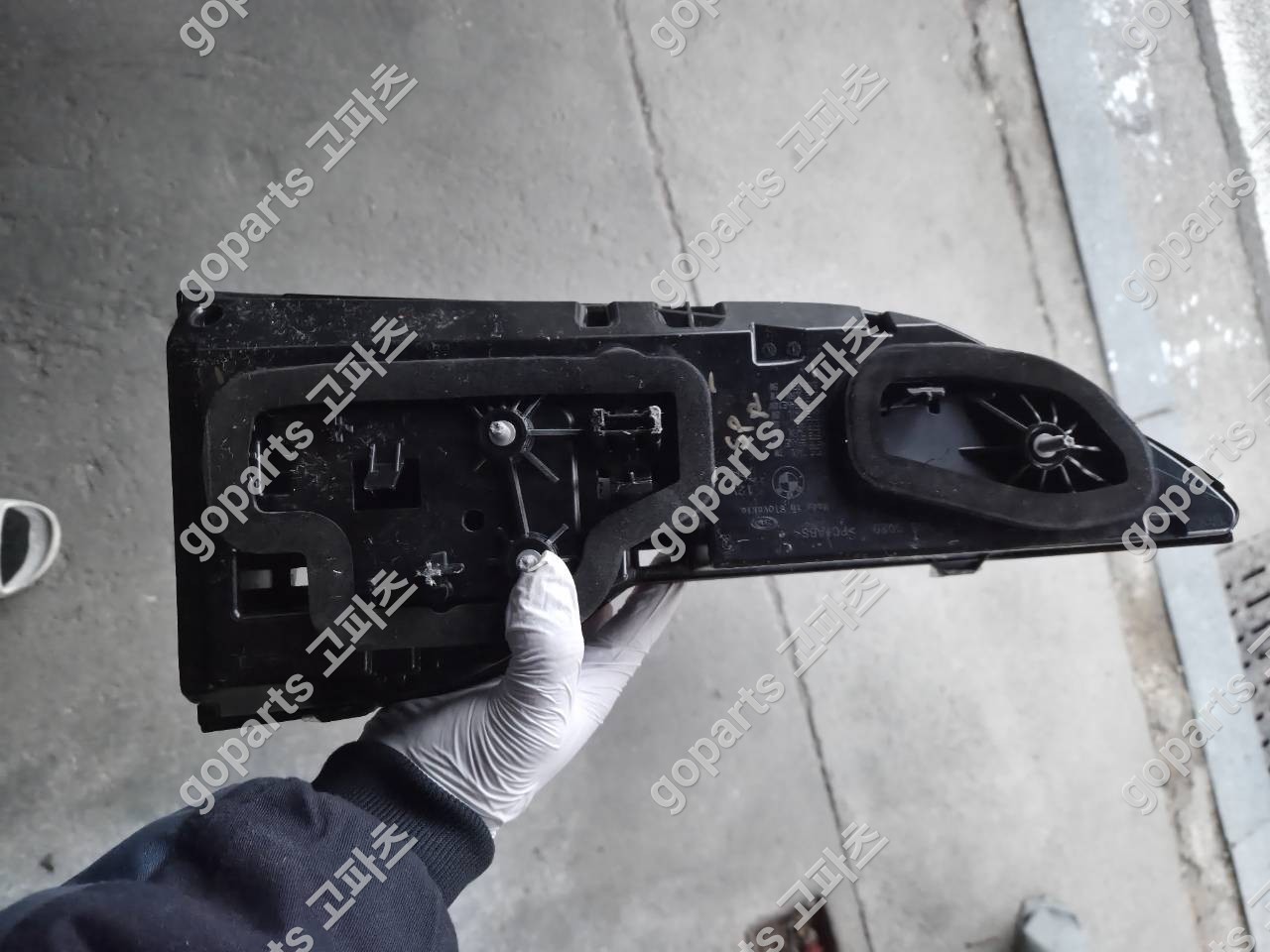 BMW X7 G07 조수석 트렁크등 9881357-01 상세사진 4