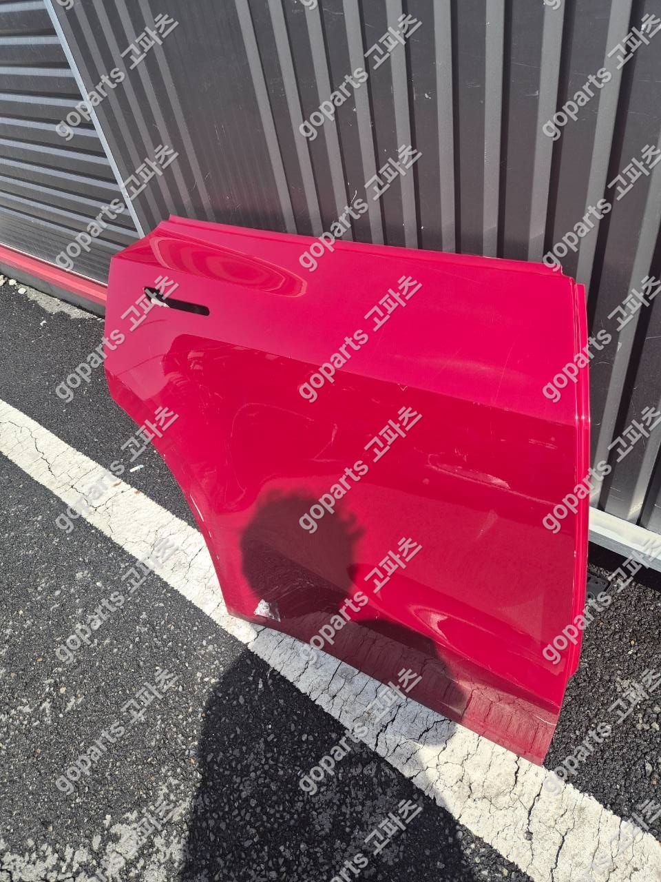 테슬라 모델 Y 조수석 전도어 상세사진 2